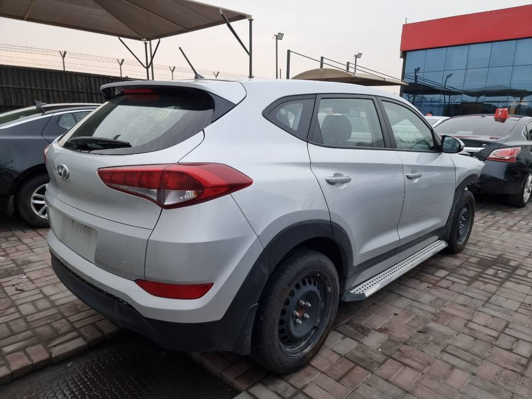 2018 HYUNDAI TUCSON — 58589 KM — Lot 215487 — Ind. 12 - Marhaba Auctions Used Cars - Image 4