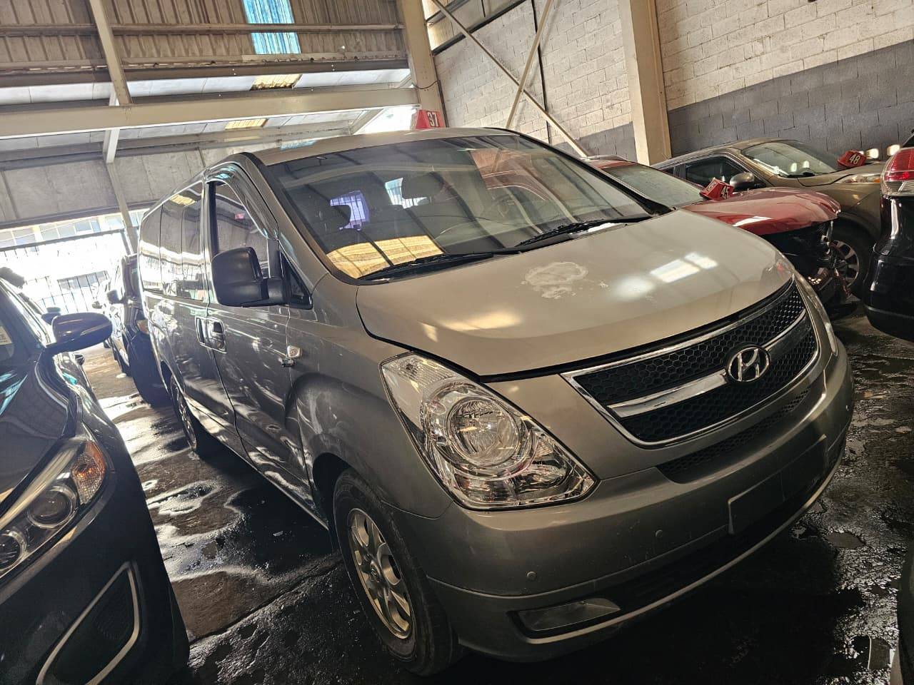 2012 HYUNDAI GRAND STAREX — 239886 KM — Lot 419224 — Main - Marhaba Auctions Used Cars - Image 3