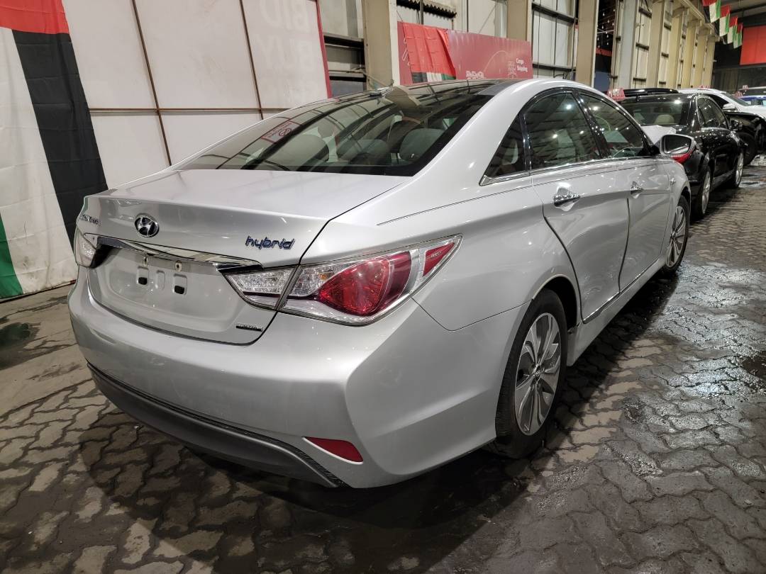 2015 HYUNDAI SONATA — 187533 Miles — Lot 130070 — Main - Marhaba Auctions Used Cars - Image 4