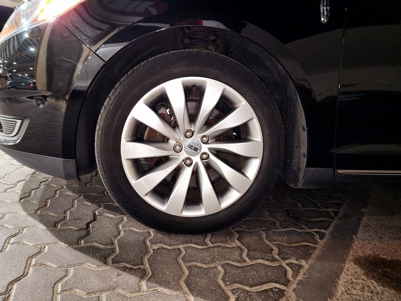 2014 LINCOLN MKS — 175454 KM — Lot G604702 — Souq - Marhaba Auctions Used Cars - Image 11