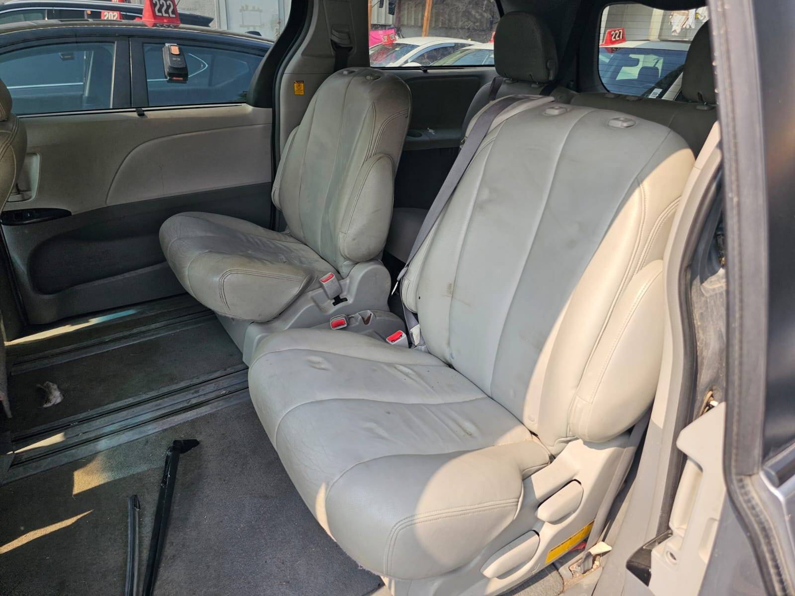 2011 TOYOTA SIENNA — 235808 Miles — Lot BS004926 — Main - Marhaba Auctions Used Cars - Image 7