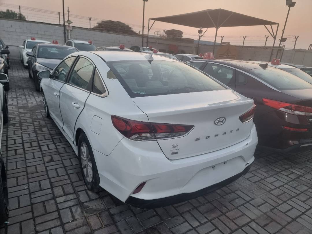 2018 HYUNDAI SONATA — 108532 Miles — Lot JH678342 — Ind. 12 - Marhaba Auctions Used Cars - Image 5