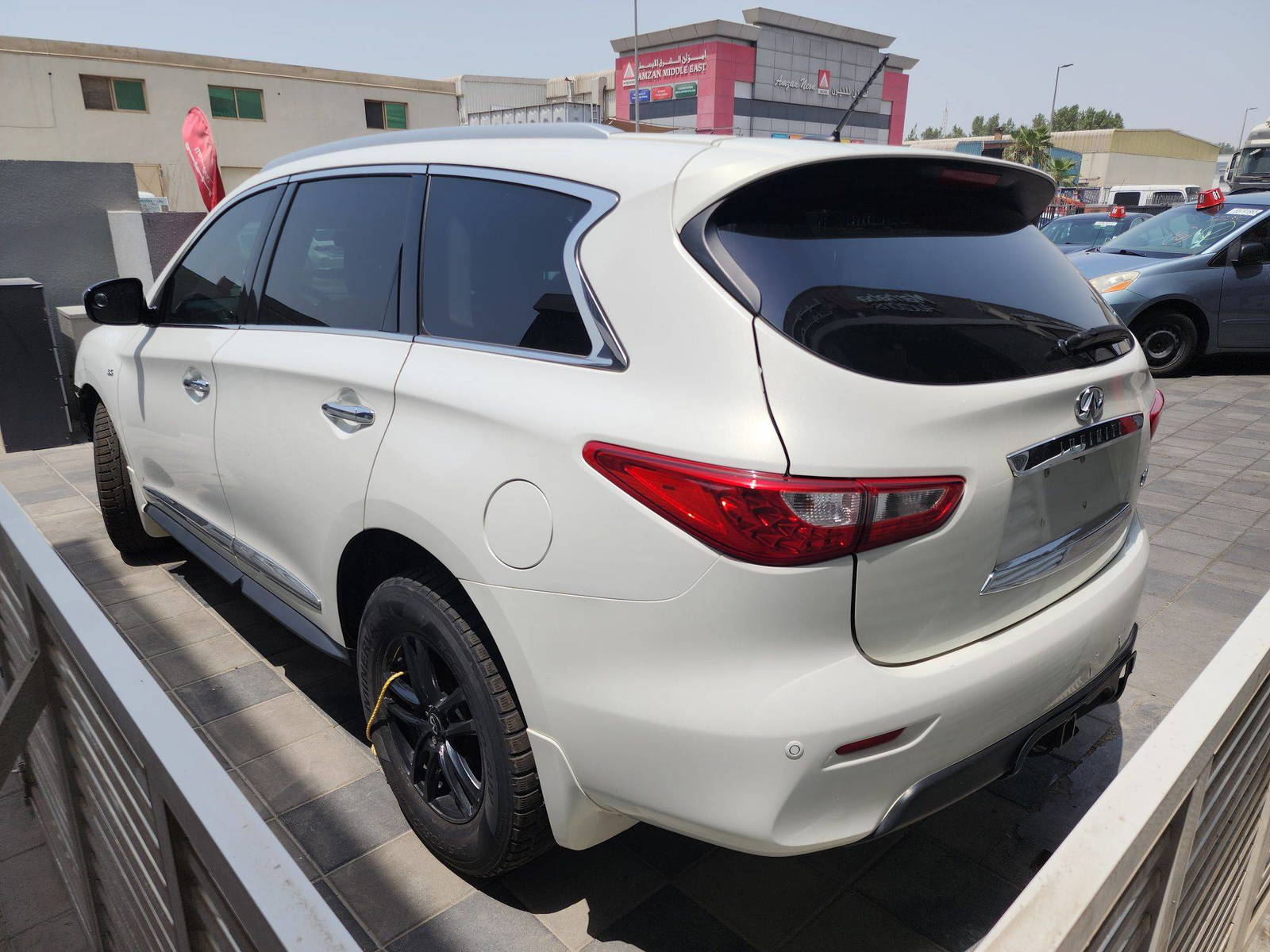 2014 INFINITI QX60 — 159156 KM — Lot C507352 — Souq - Marhaba Auctions Used Cars - Image 6