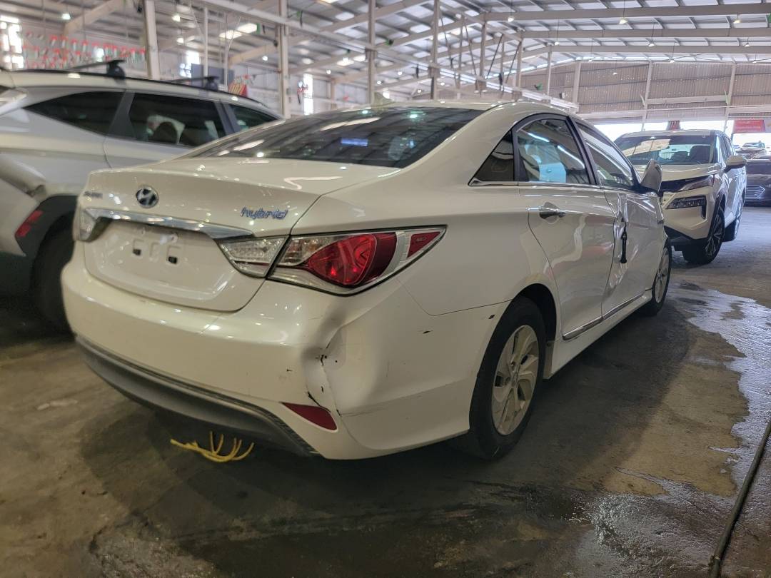 2015 HYUNDAI SONATA — 137210 Miles — Lot A47FA133584 — Main - Marhaba Auctions Used Cars - Image 4