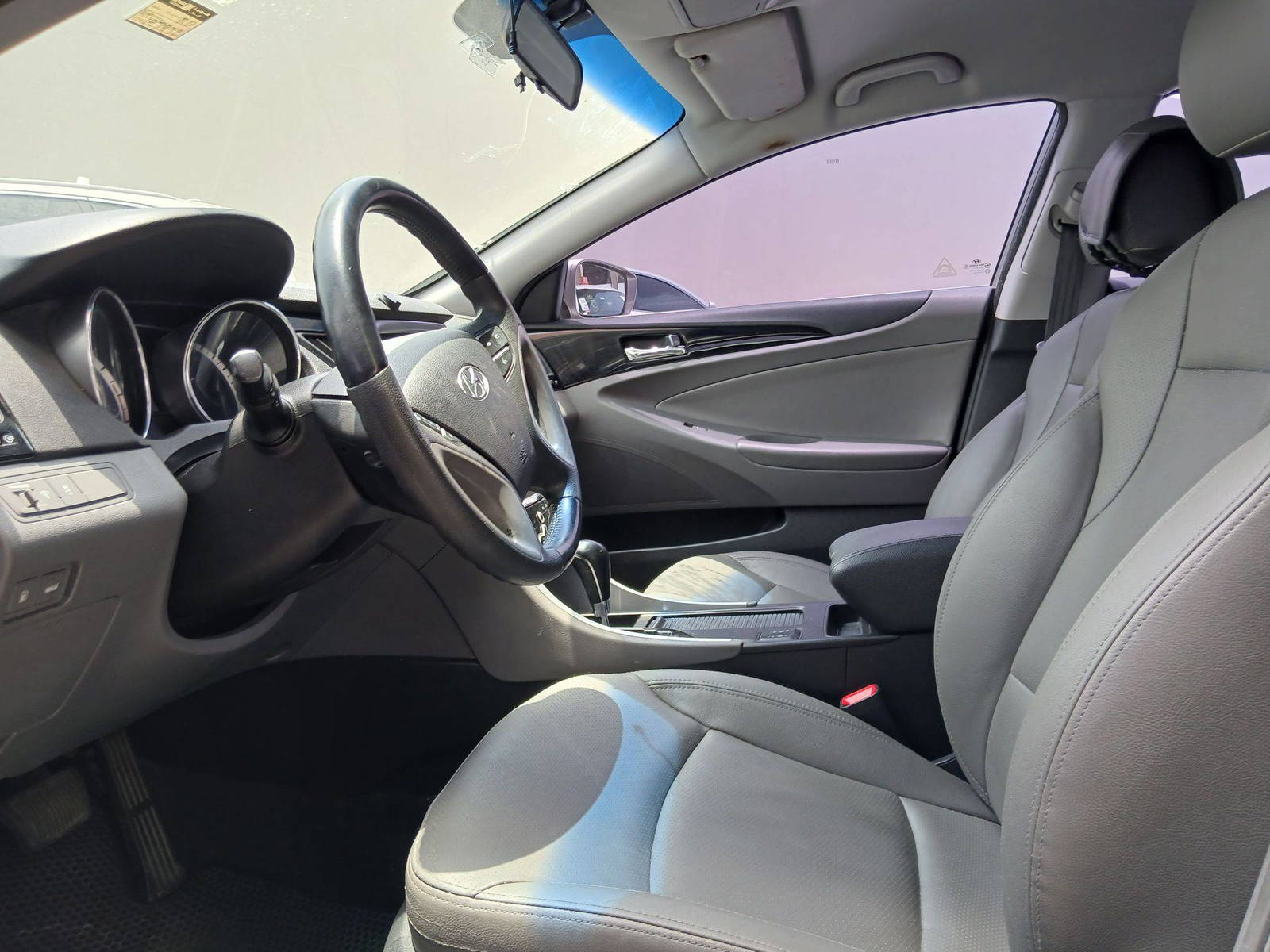 2010 HYUNDAI SONATA — 197932 KM — Lot BAA064565 — Souq - Marhaba Auctions Used Cars - Image 9
