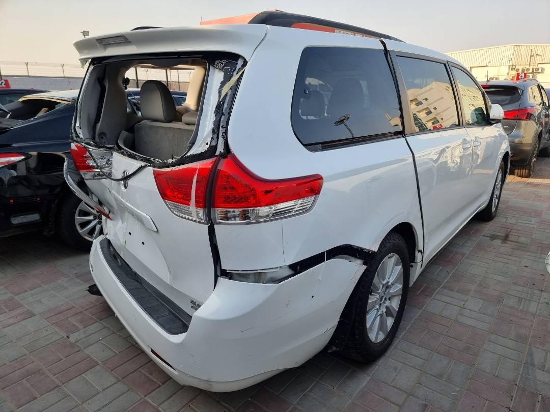 2014 TOYOTA SIENNA — 145534 Miles — Lot 125487 — Main - Marhaba Auctions Used Cars - Image 4