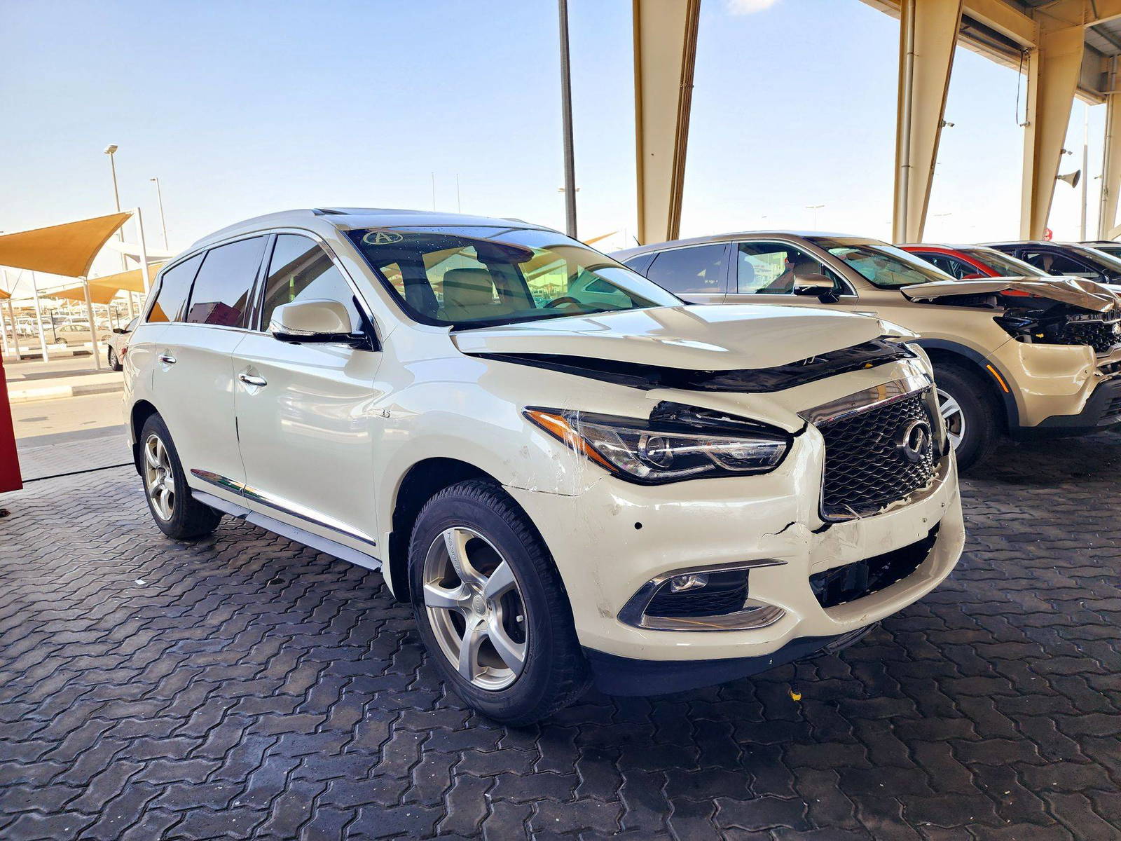 2018 INFINITI QX60 — 118135 KM — Lot 63342024 — Souq - Marhaba Auctions Used Cars - Image 4