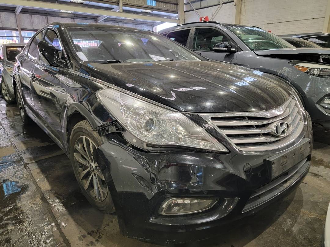 HYUNDAI GRANDEUR 2011 - Marhaba Auction Used Cars - Image 4