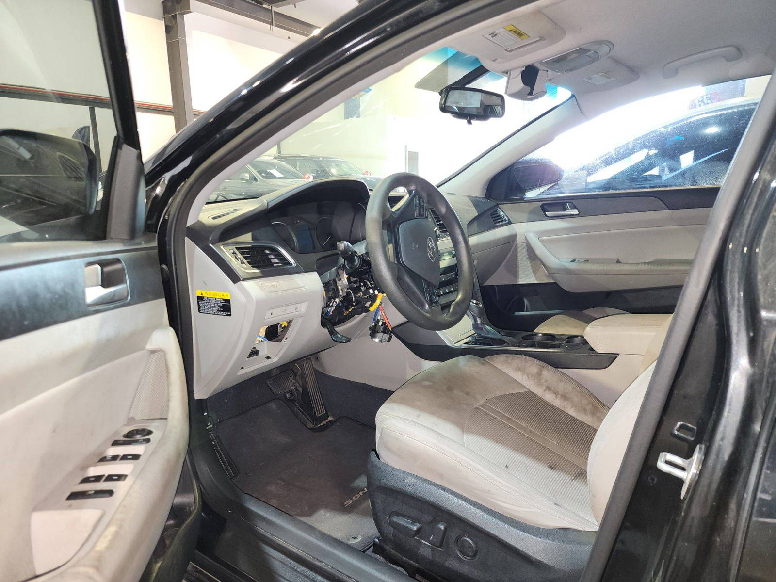 2015 HYUNDAI SONATA — 190648 Miles — Lot 85073754 — Souq - Marhaba Auctions Used Cars - Image 9