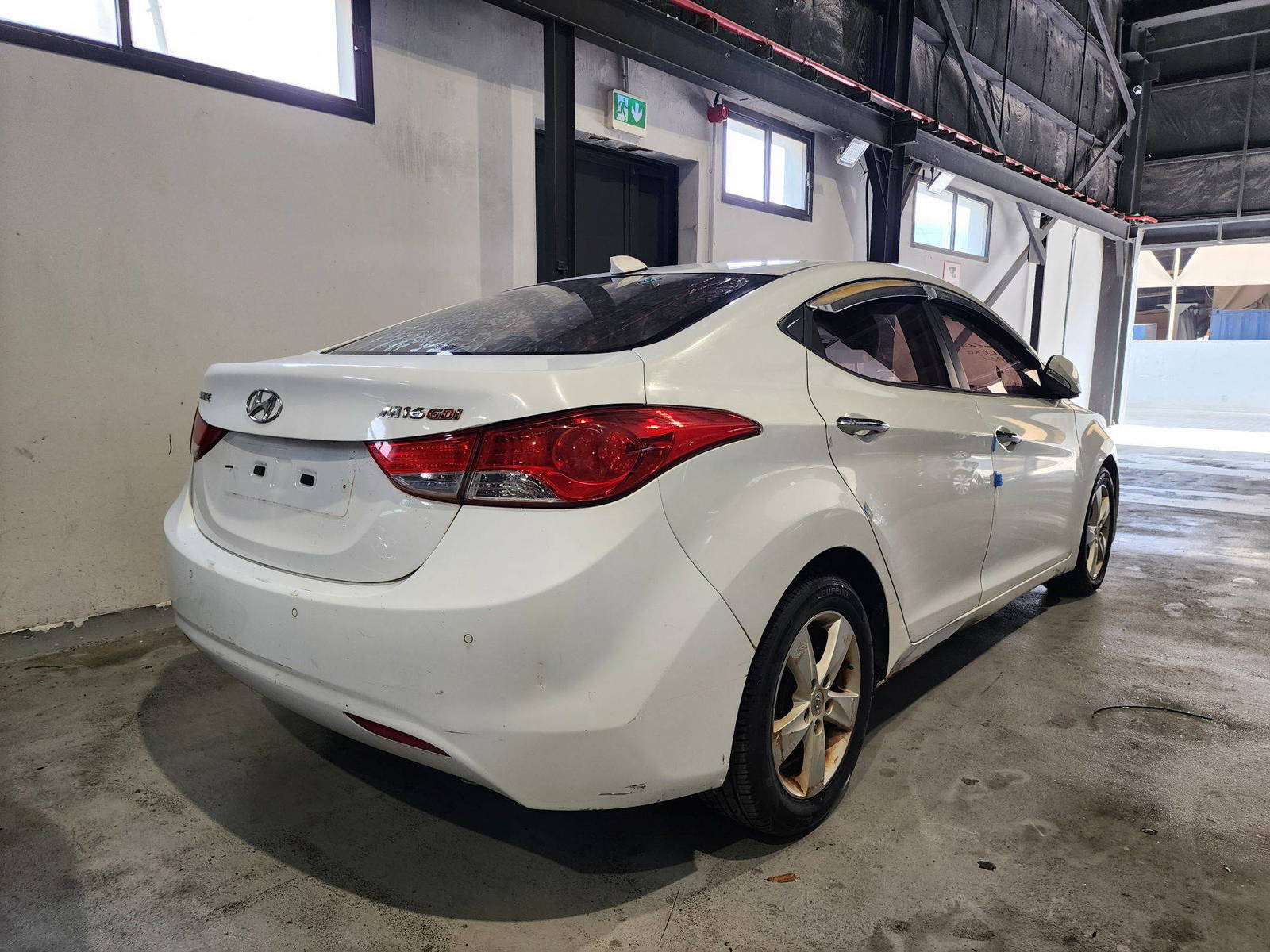 2011 HYUNDAI AVANTE — 88070 KM — Lot 088201 — Al Quoz - Marhaba Auctions Used Cars - Image 5