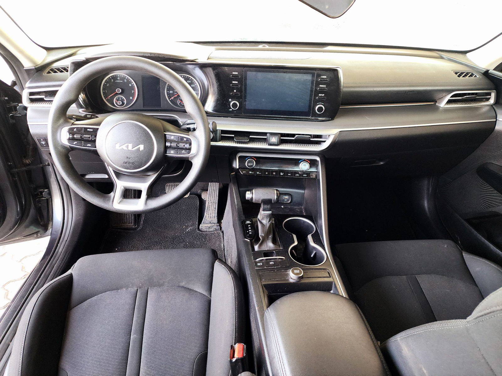 2022 KIA K5 — 45951 Miles — Lot 112909 — Souq - Marhaba Auctions Used Cars - Image 7