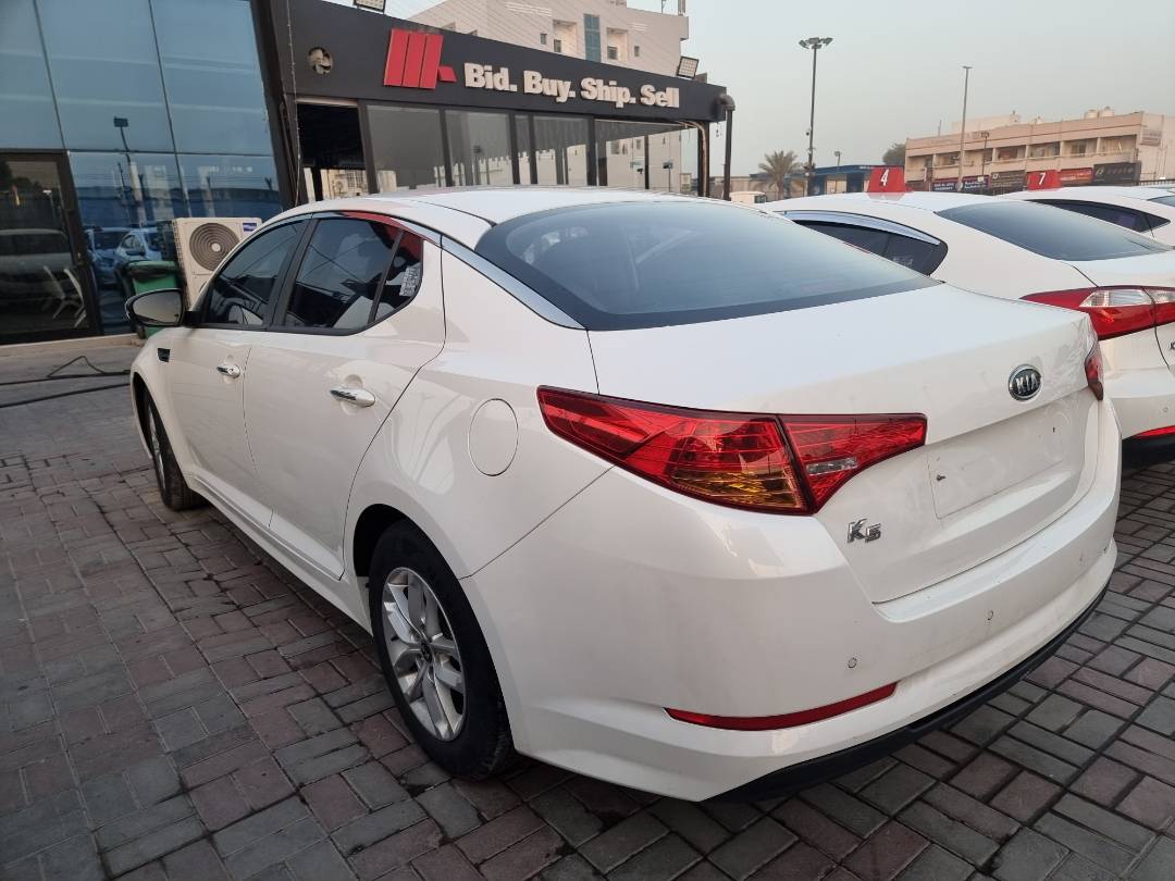 2011 KIA K5 — 54149 KM — Lot 214587 — Ind. 12 - Marhaba Auctions Used Cars - Image 5