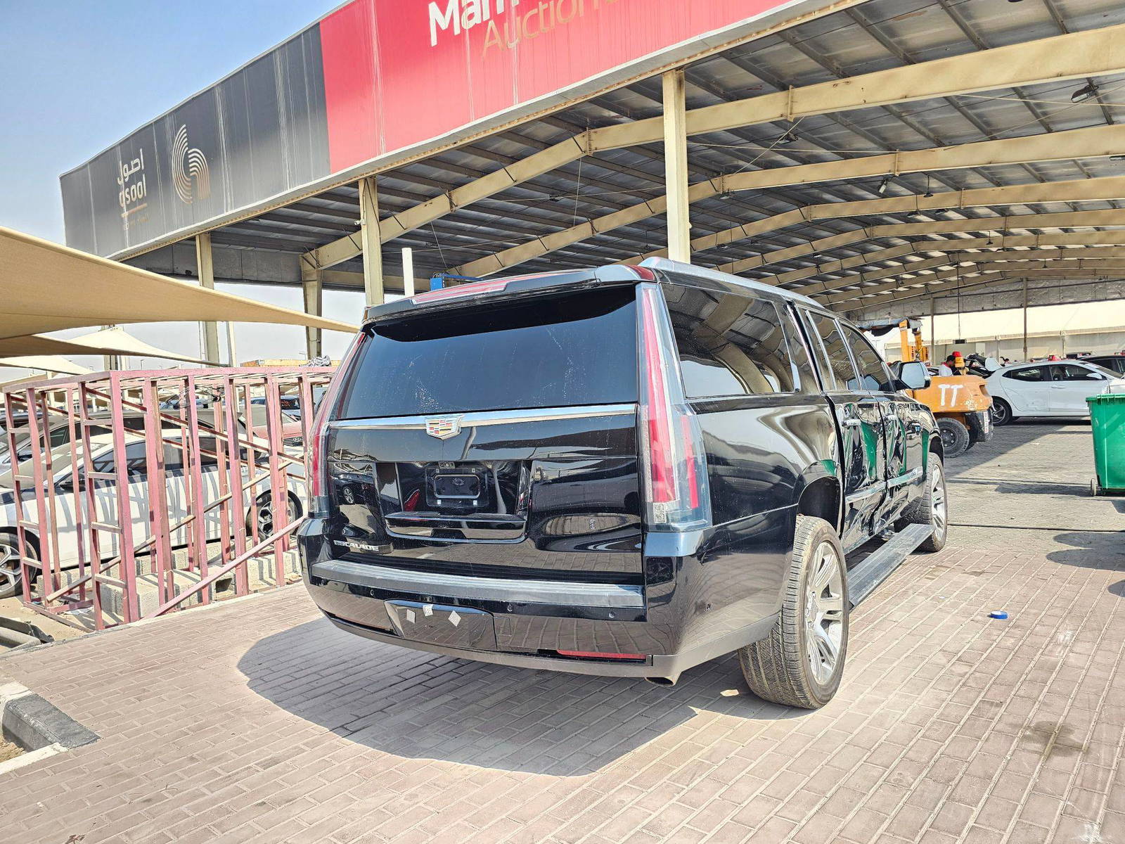 2019 CADILLAC ESCALADE — 129972 Miles — Lot 47243925 — Souq - Marhaba Auctions Used Cars - Image 5
