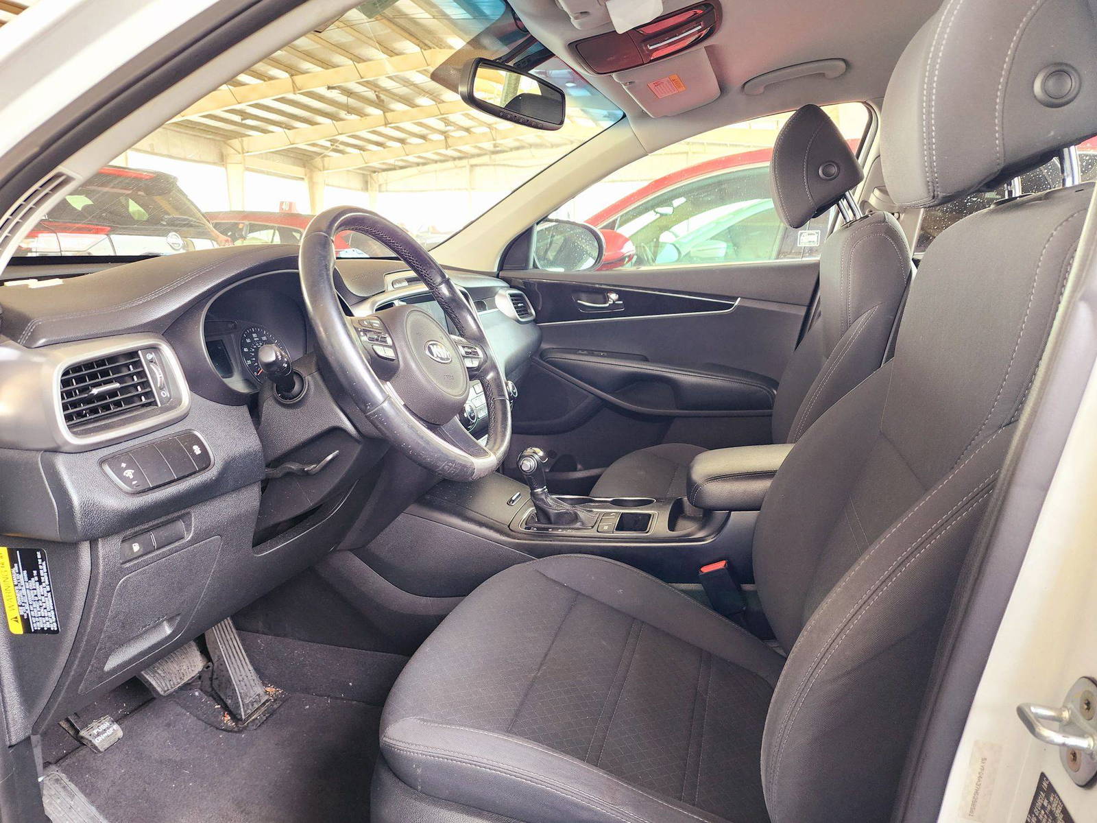 2017 KIA SORENTO — 91692 Miles — Lot HG258581 — Souq - Marhaba Auctions Used Cars - Image 7