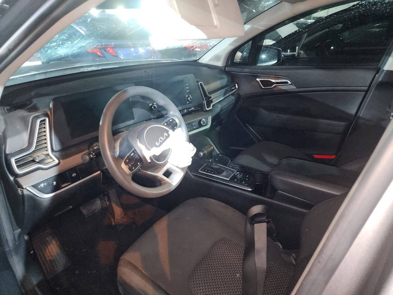 2023 KIA SPORTAGE — 63143 Miles — Lot 91650495 — Al Sajaa - Marhaba Auctions Used Cars - Image 5