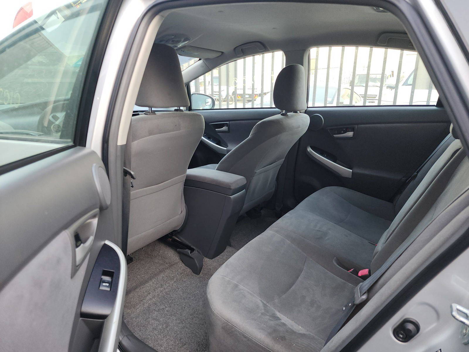 2010 TOYOTA PRIUS — 184658 Miles — Lot 42102515 — Al Quoz - Marhaba Auctions Used Cars - Image 7