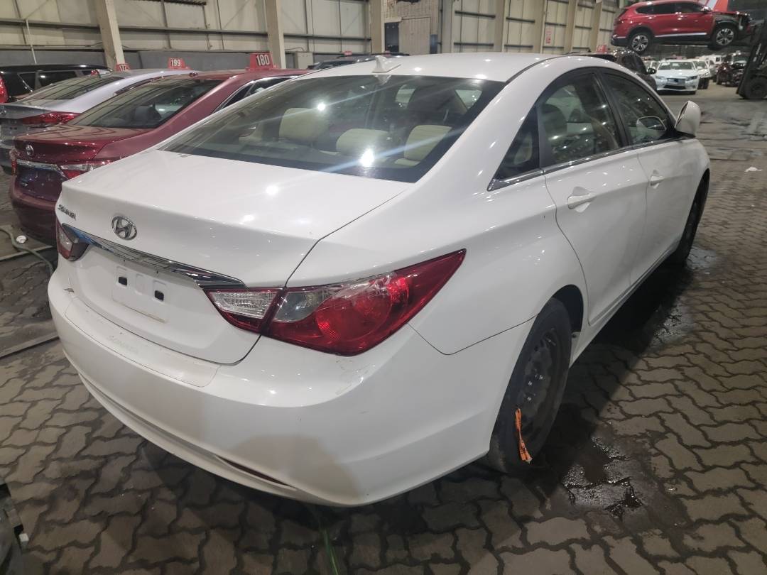 2013 HYUNDAI SONATA — 181973 Miles — Lot DH603666 — Main - Marhaba Auctions Used Cars - Image 3