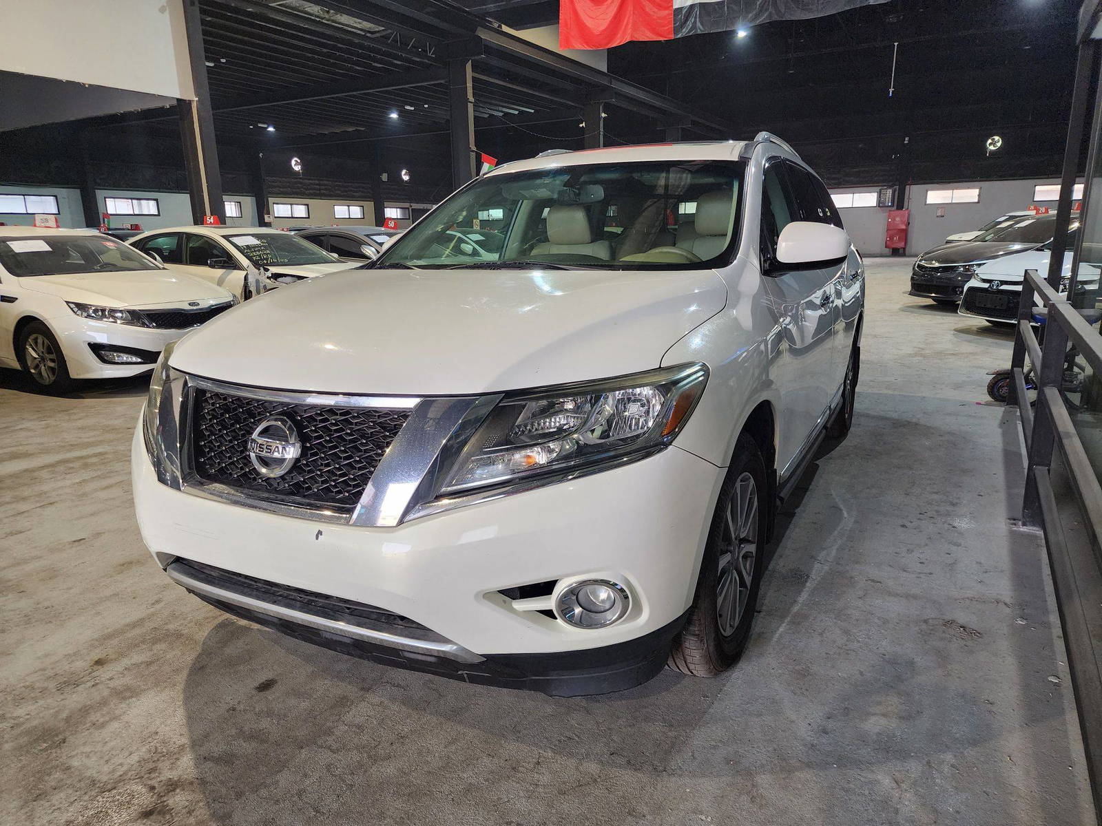 2013 NISSAN PATHFINDER — 178161 Miles — Lot C680833 — Al Quoz - Marhaba Auctions Used Cars - Image 3