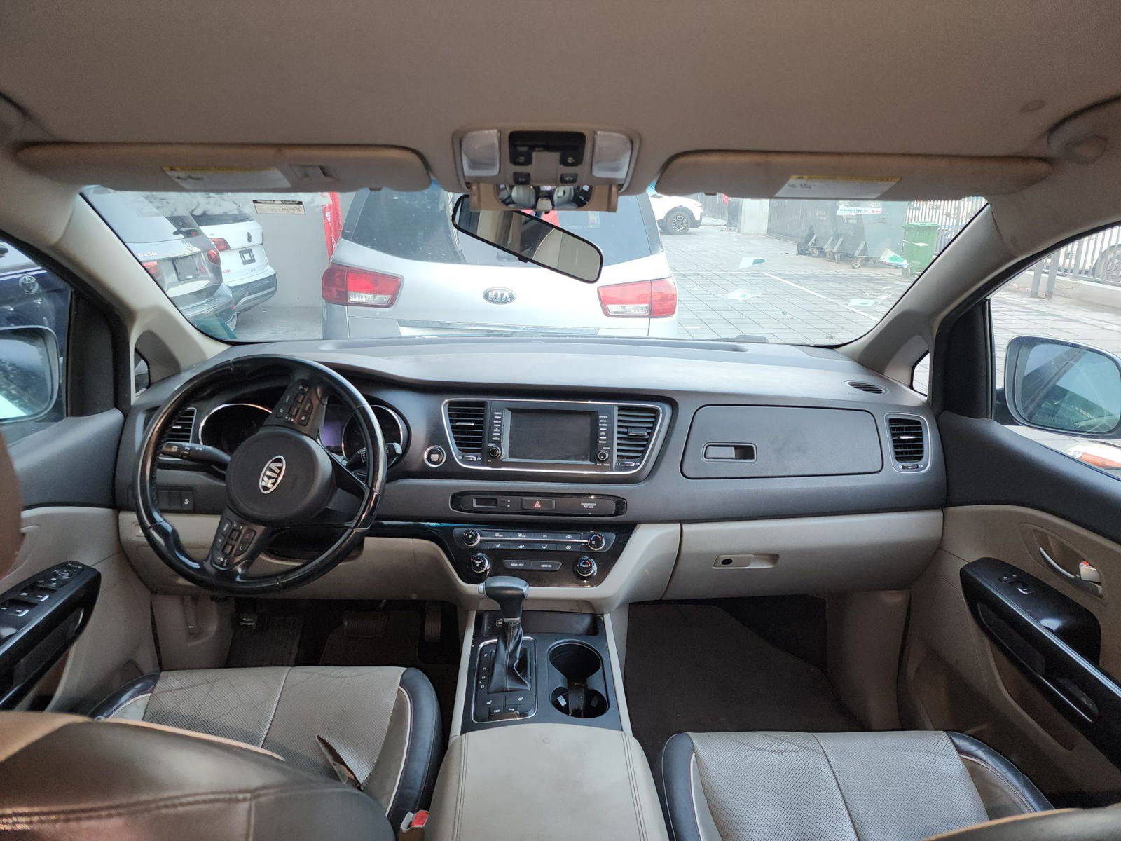 2017 KIA SEDONA — 144120 Miles — Lot 58873615 — Al Quoz - Marhaba Auctions Used Cars - Image 8