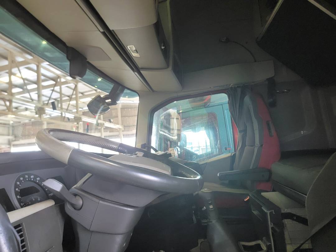 2014 VOLVO FH-Series — 1138065 KM — Lot 6EB679660 — Main - Marhaba Auctions Used Cars - Image 8
