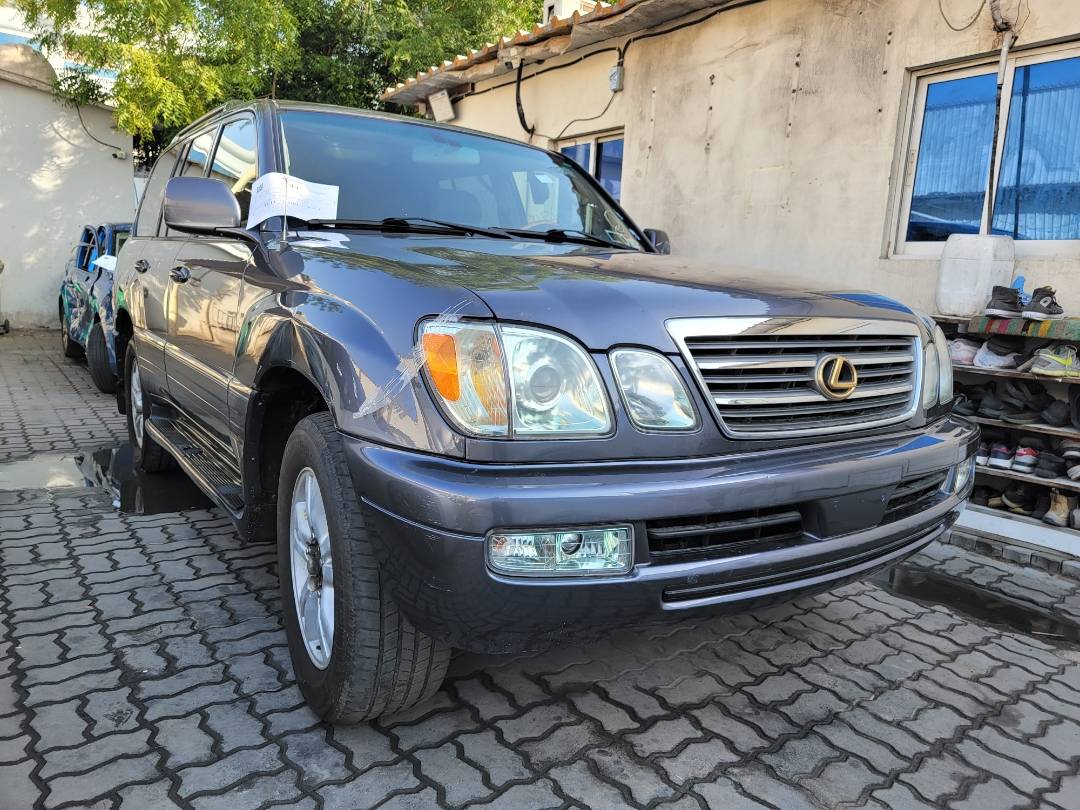 2005 LEXUS LX 470 — 305330 Miles — Lot W053551742 — Main - Marhaba Auctions Used Cars - Image 5
