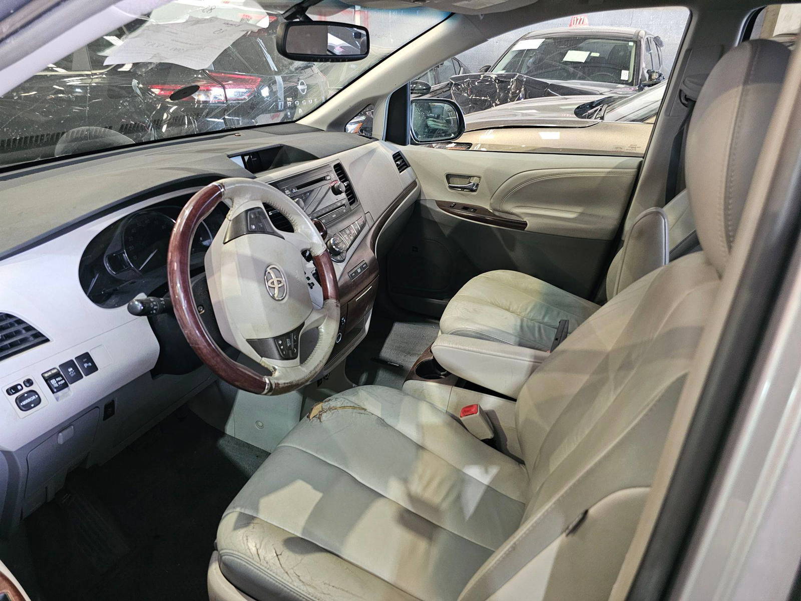 TOYOTA SIENNA 2011 - Marhaba Auction Used Cars - Image 8