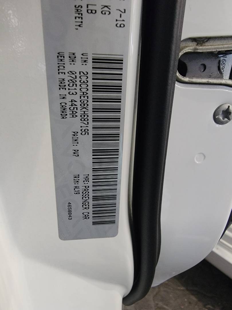 2019 CHRYSLER 300 — 104717 KM — Lot H687195 — Souq - Marhaba Auctions Used Cars - Image 10