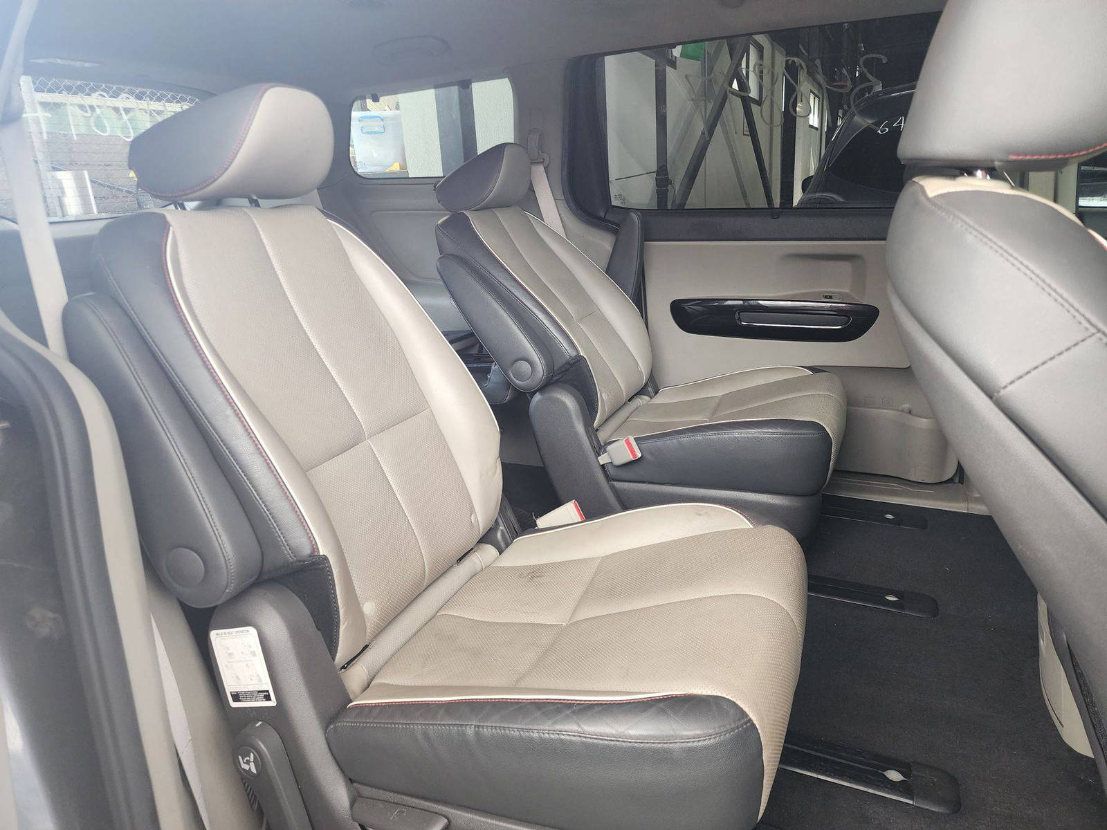 2018 KIA SEDONA — 90819 Miles — Lot 80911574 — Al Quoz - Marhaba Auctions Used Cars - Image 6