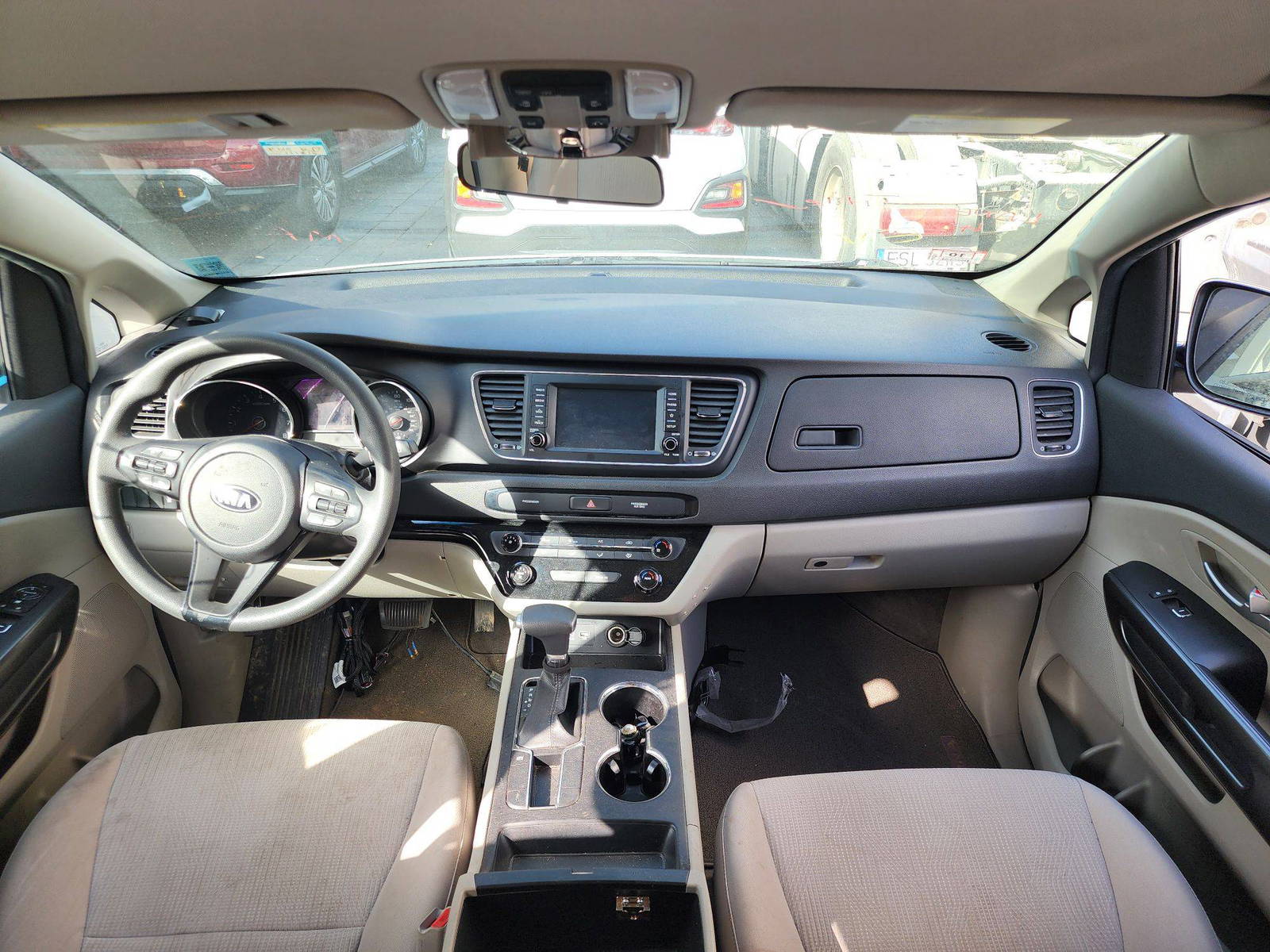 2019 KIA SEDONA — 111613 Miles — Lot 40669377 — Souq - Marhaba Auctions Used Cars - Image 8