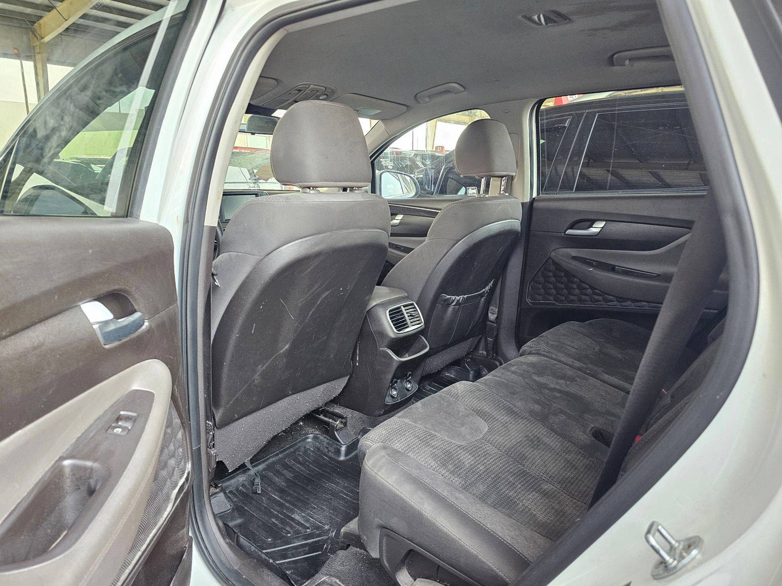 2019 HYUNDAI SANTA FE — 152068 Miles — Lot KH009486 — Souq - Marhaba Auctions Used Cars - Image 6