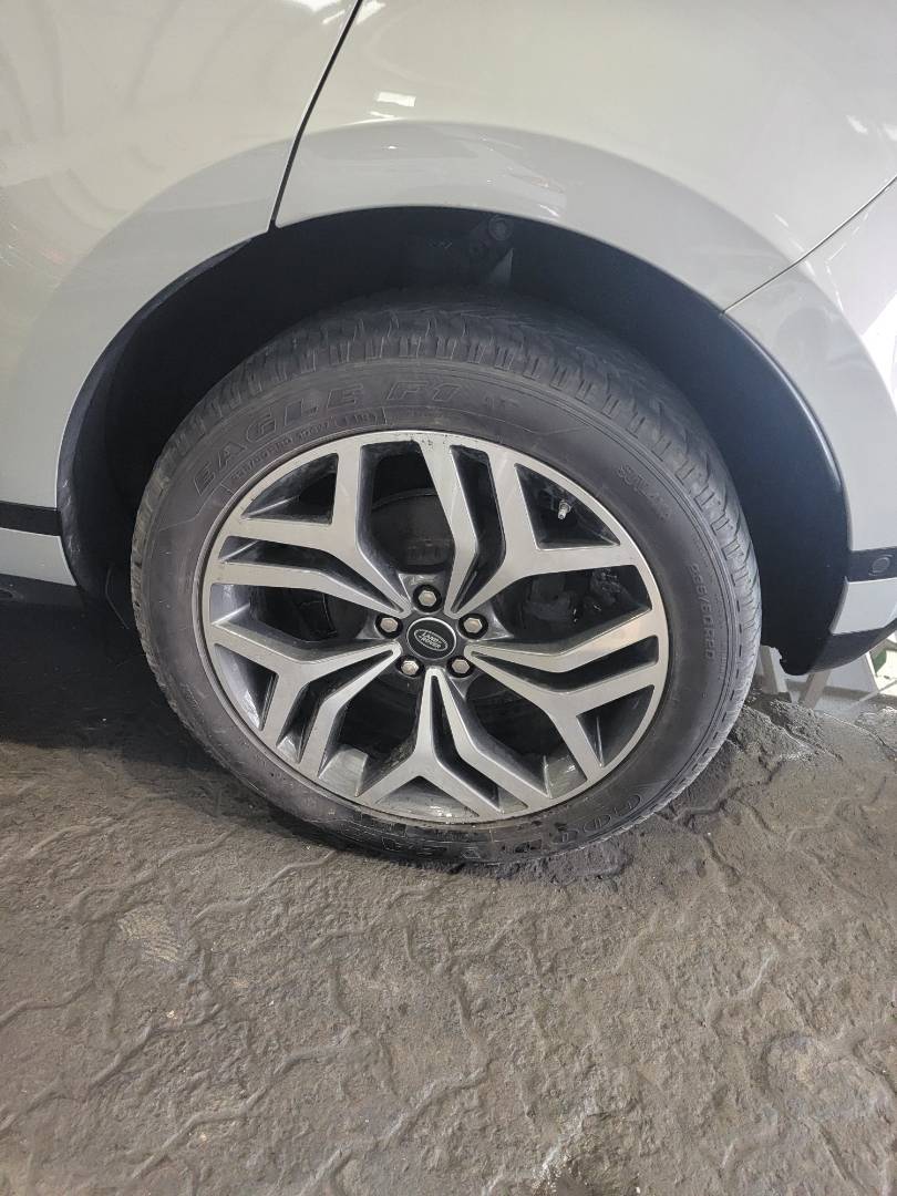 2020 LAND ROVER RANGE ROVER EVOQUE — 70743 KM — Lot H032649 — Main - Marhaba Auctions Used Cars - Image 9