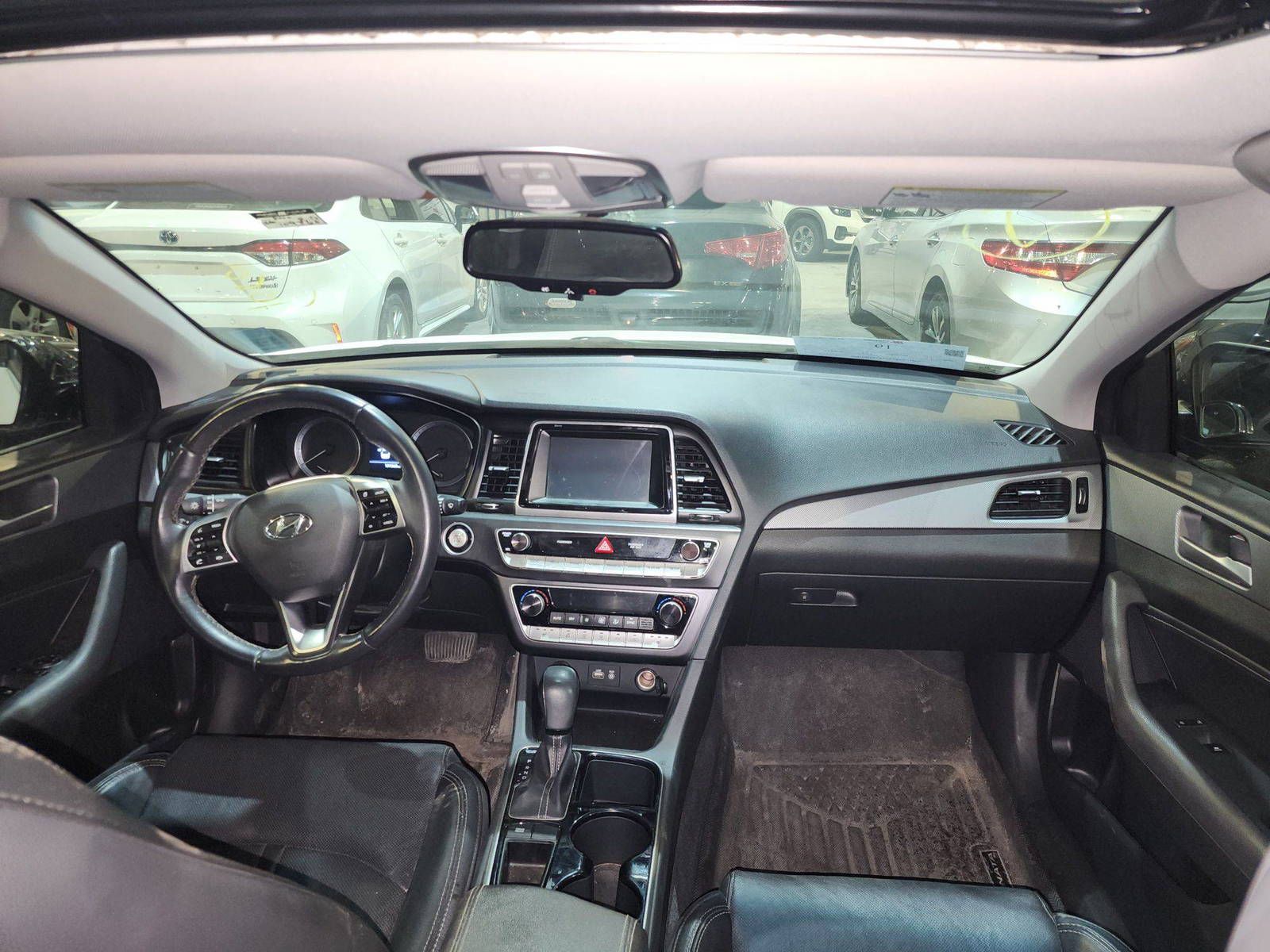 2019 HYUNDAI SONATA — 109359 KM — Lot H801646 — Main - Marhaba Auctions Used Cars - Image 8