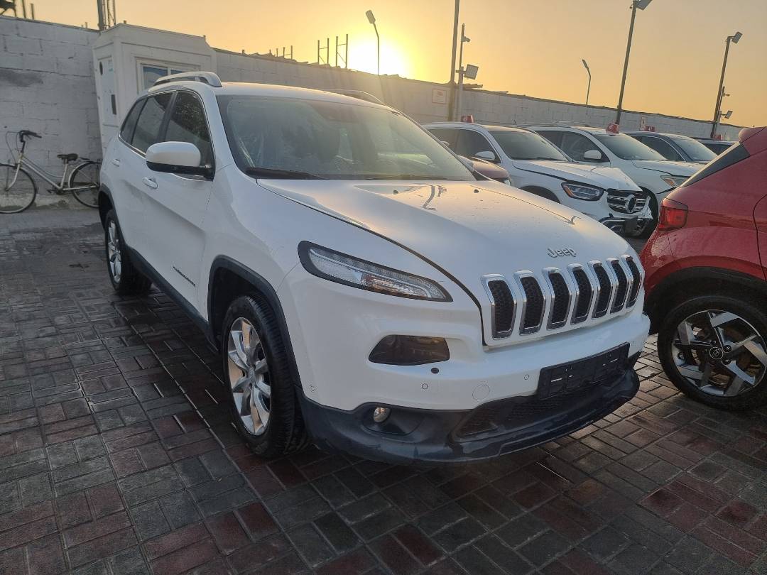 2018 JEEP CHEROKEE — 45810 KM — Lot D500117 — Ind. 12 - Marhaba Auctions Used Cars - Image 3