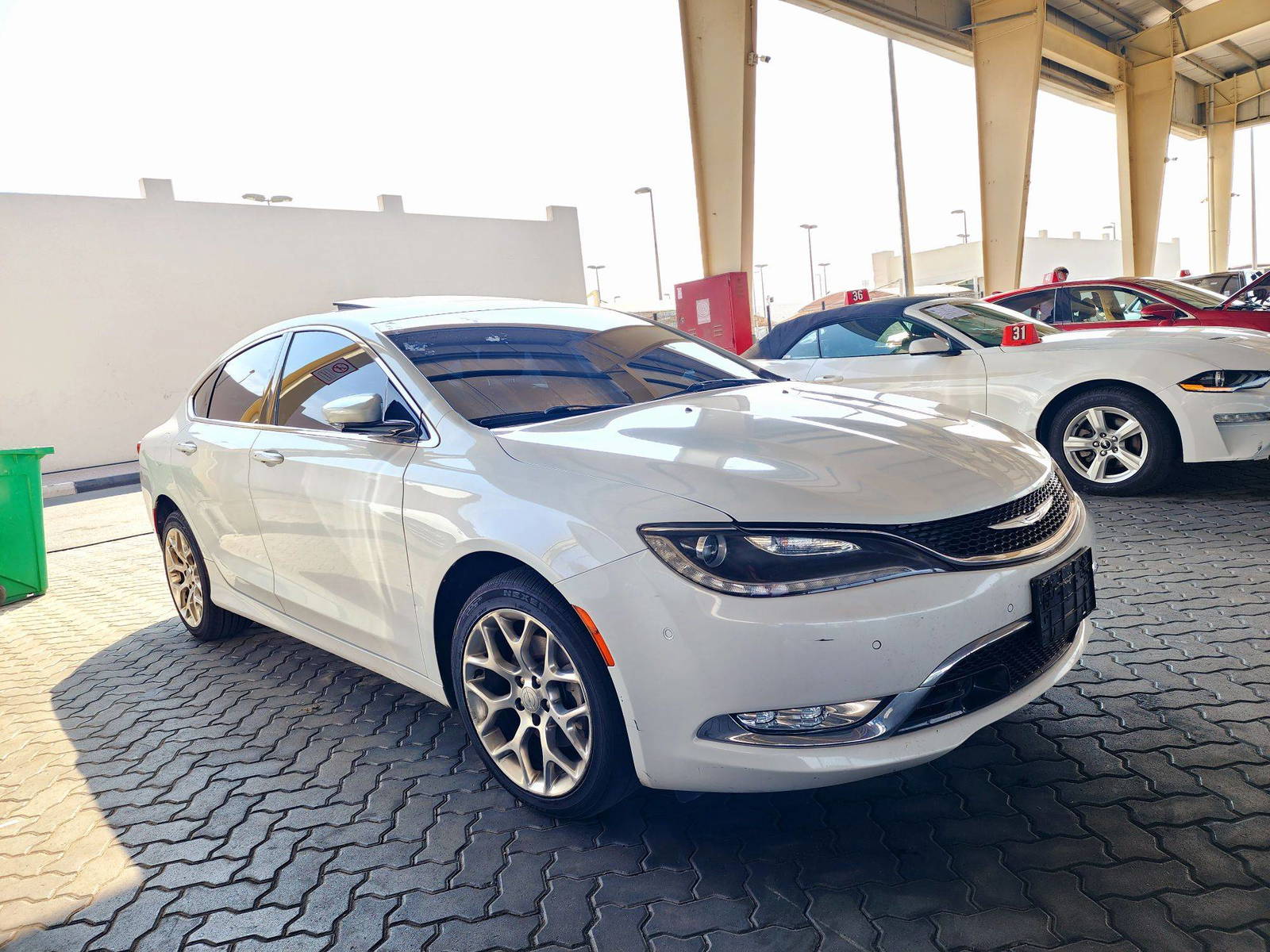2015 CHRYSLER 200 — 275439 KM — Lot 124587 — Souq - Marhaba Auctions Used Cars - Image 4