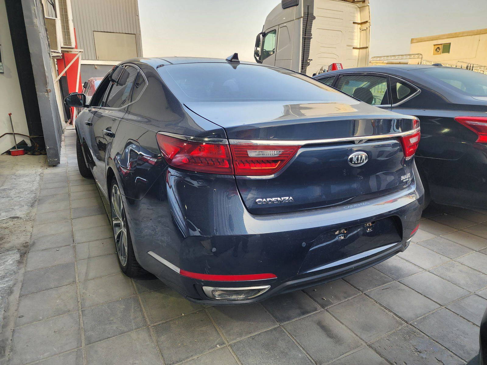 2017 KIA CADENZA — 114601 Miles — Lot 1325487 — Main - Marhaba Auctions Used Cars - Image 6