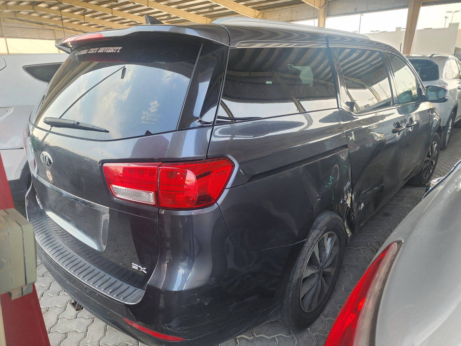 2015 KIA SEDONA — 225675 Miles — Lot 39083494 — Souq - Marhaba Auctions Used Cars - Image 5