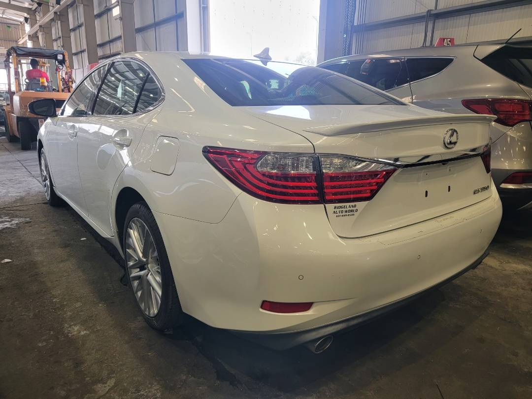 2013 LEXUS ES 350 — 171619 Miles — Lot 7D2078344 — Main - Marhaba Auctions Used Cars - Image 3