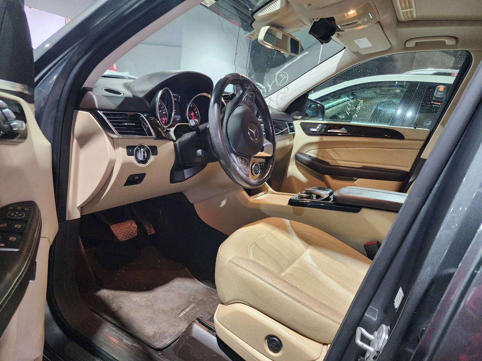2017 MERCEDES BENZ GLE 350 — 104617 Miles — Lot 842251 — Al Quoz - Marhaba Auctions Used Cars - Image 10