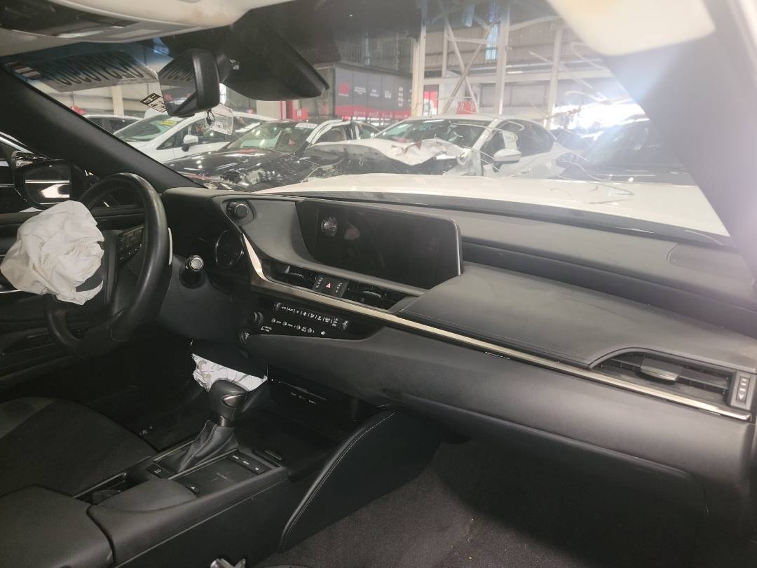 2019 LEXUS ES 350 — 82220 Miles — Lot U032539 - Marhaba Auctions Used Cars - Image 5