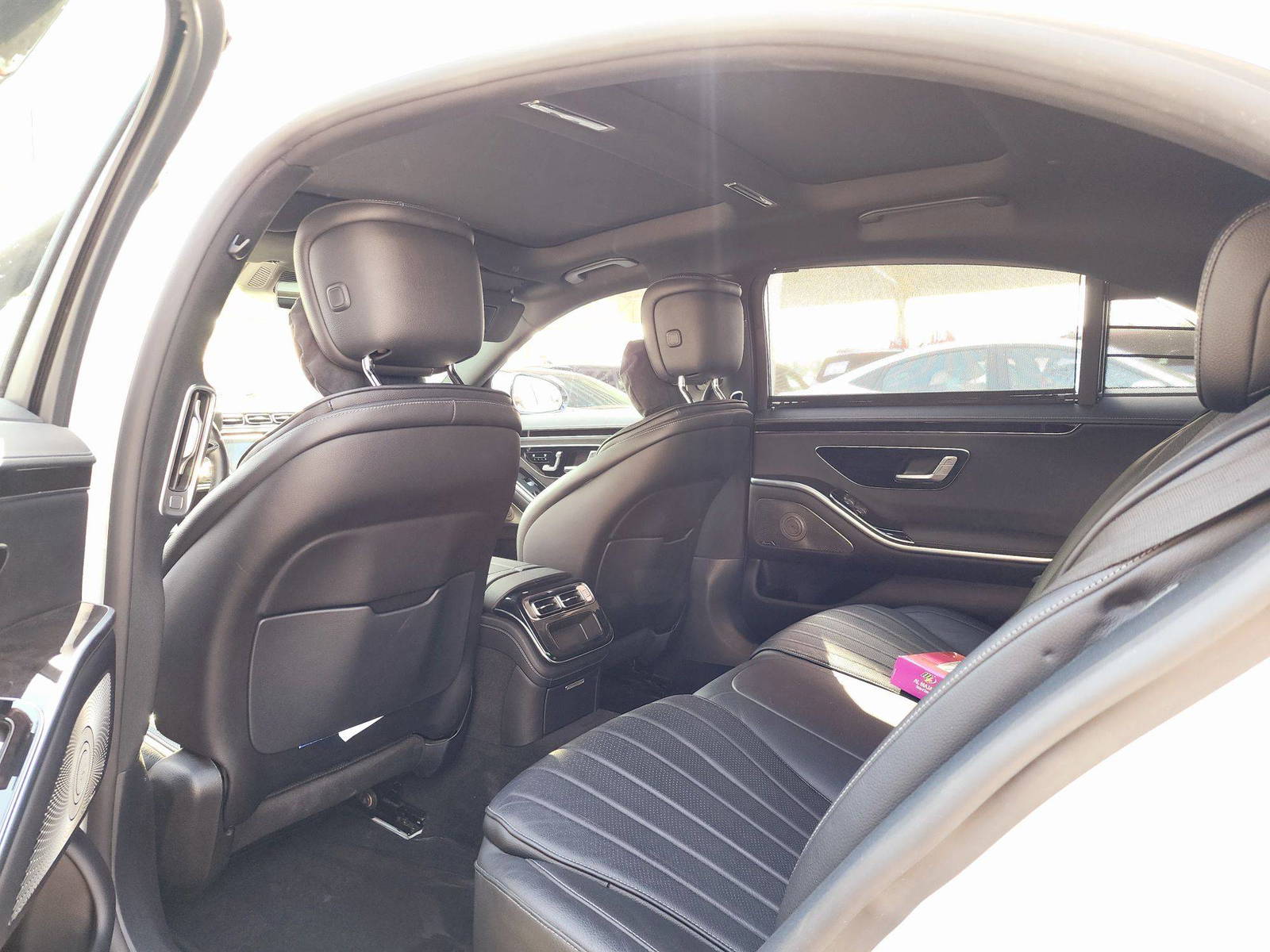 2022 MERCEDES BENZ S 500 — 13297 KM — Lot DB7NA066492 — Souq - Marhaba Auctions Used Cars - Image 6