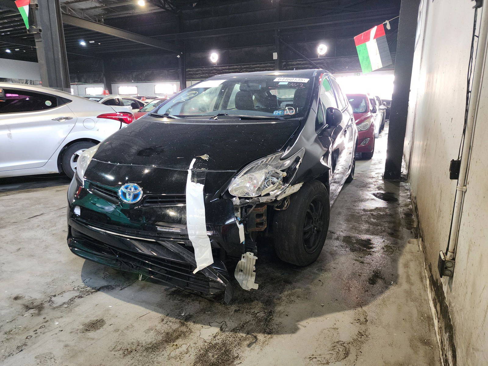 2015 TOYOTA PRIUS — 180631 Miles — Lot 0451442 — Al Quoz - Marhaba Auctions Used Cars - Image 4