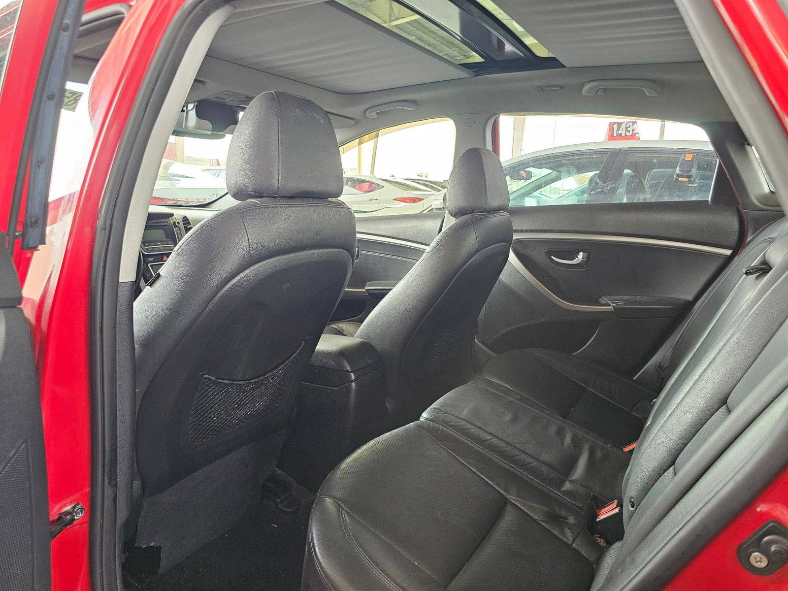 2013 HYUNDAI ELANTRA — 157295 KM — Lot 85547424 — Souq - Marhaba Auctions Used Cars - Image 6