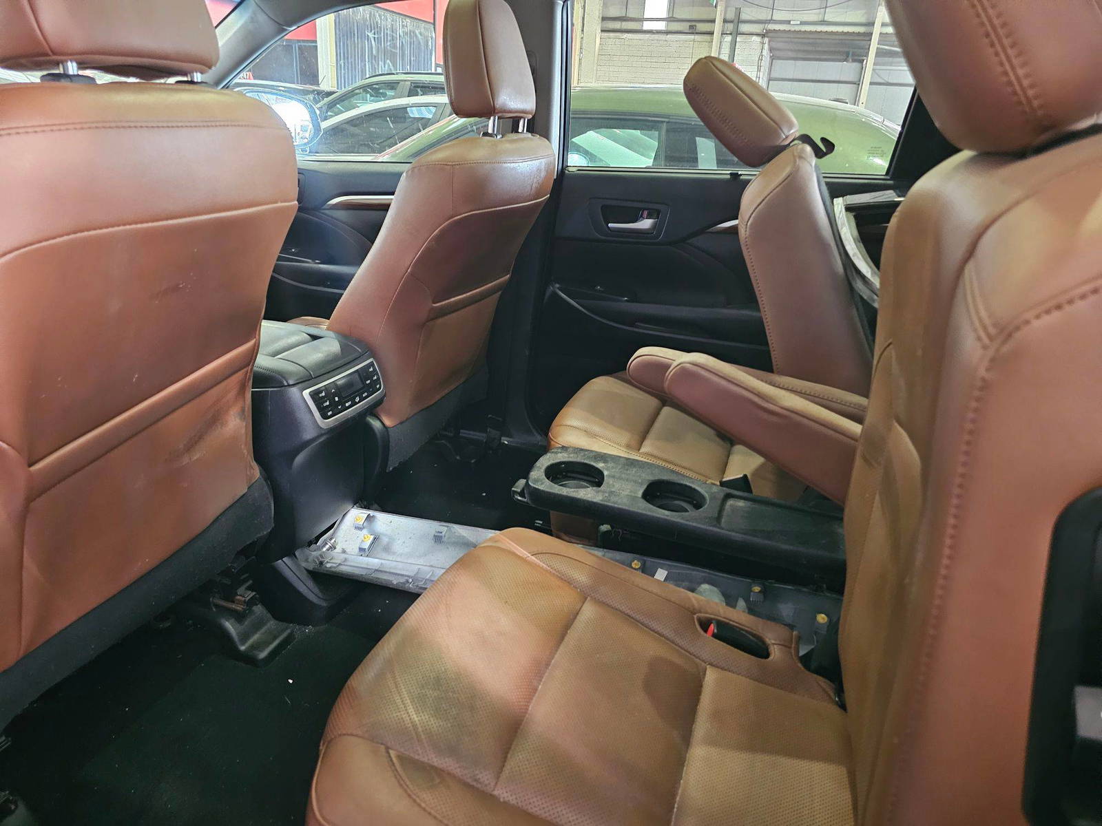 TOYOTA HIGHLANDER 2019 - Marhaba Auction Used Cars - Image 11