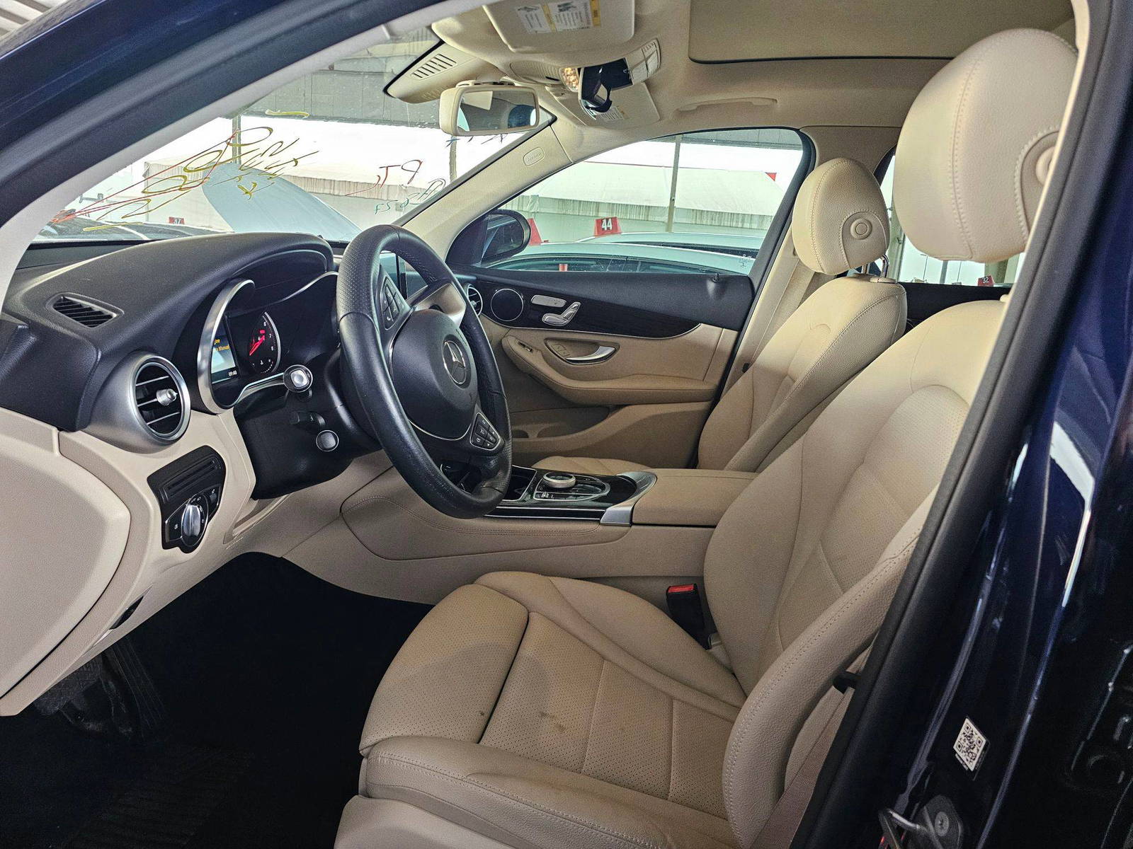 2019 MERCEDES BENZ GLC-300 — 88702 Miles — Lot B0KV158601 — Souq - Marhaba Auctions Used Cars - Image 7
