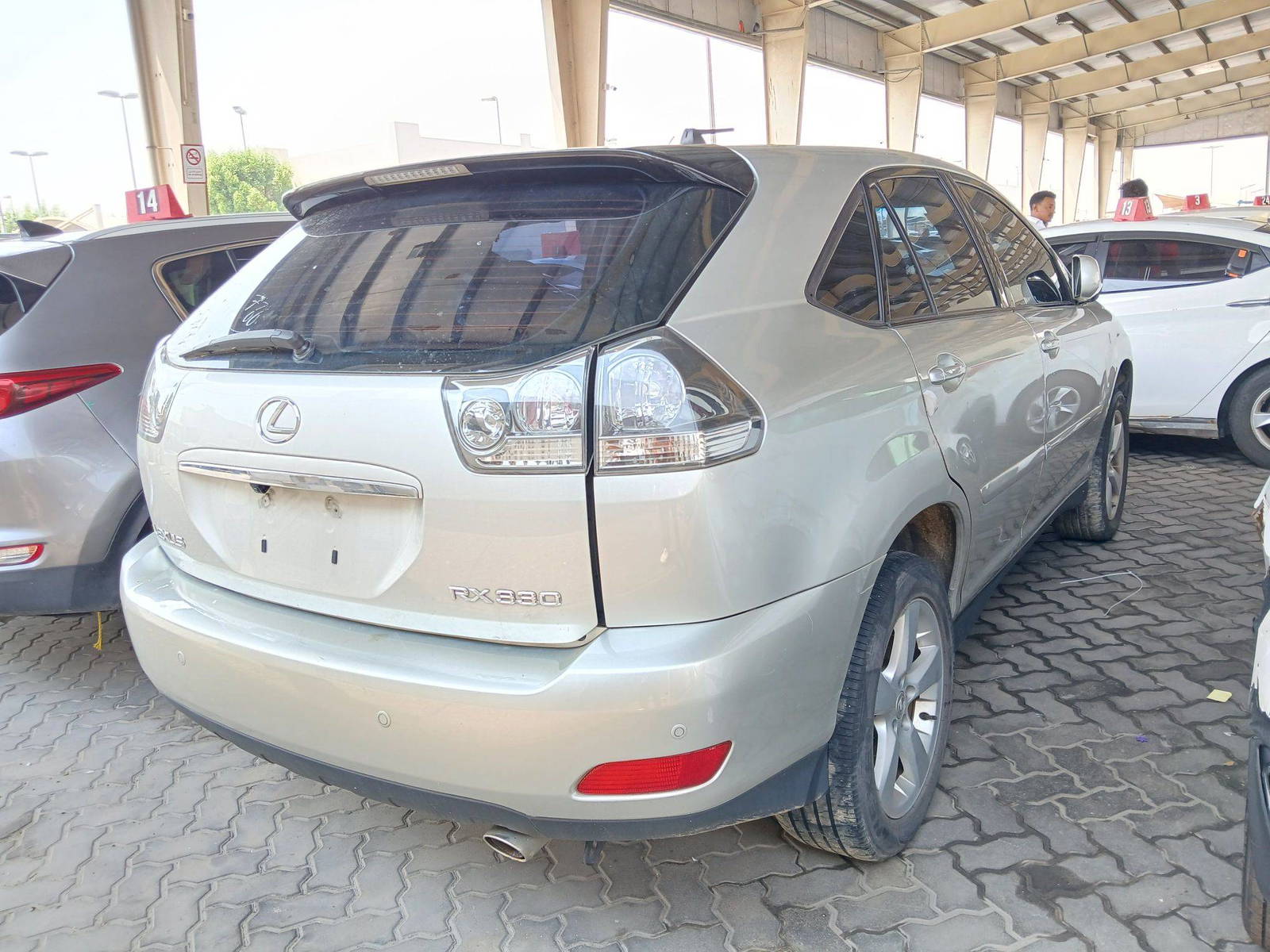 2004 LEXUS RX 330 — 251918 KM — Lot 064990 — Main - Marhaba Auctions Used Cars - Image 3