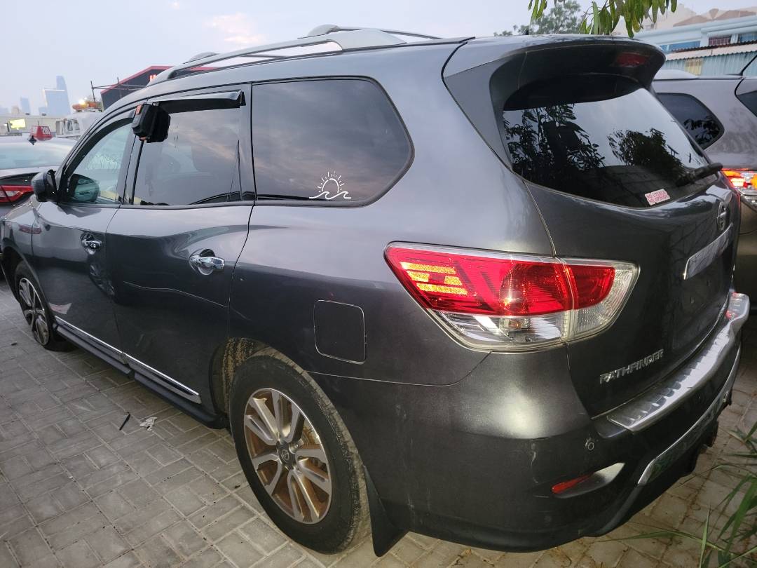2015 NISSAN PATHFINDER — 189936 Miles — Lot 71008143 - Marhaba Auctions Used Cars - Image 3