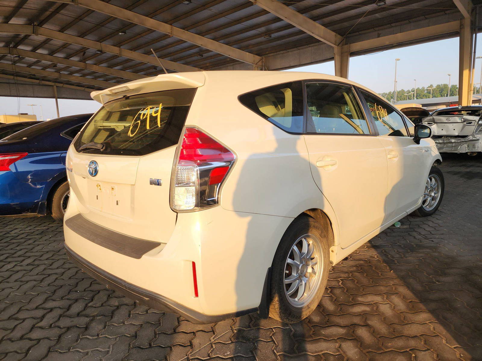 2017 TOYOTA PRIUS — 259915 KM — Lot 065351 — Ind. 12 - Marhaba Auctions Used Cars - Image 3