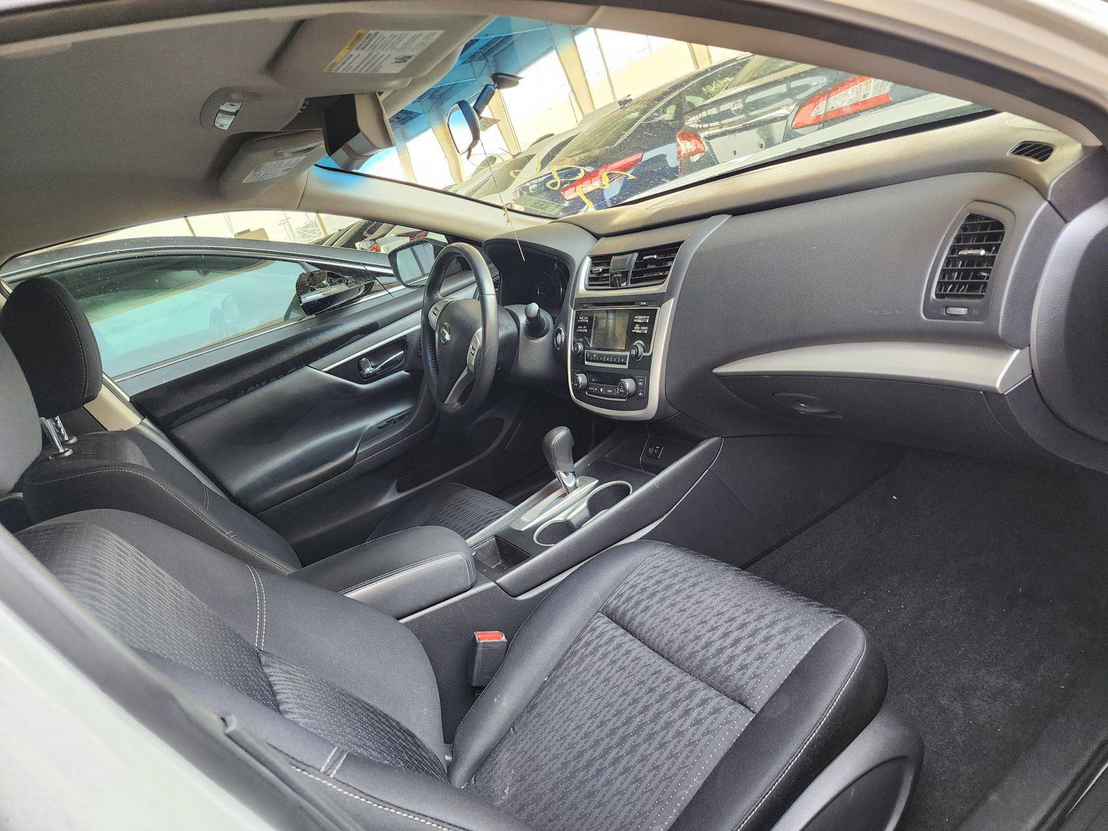 2017 NISSAN ALTIMA — 156553 Miles — Lot 32581 — Souq - Marhaba Auctions Used Cars - Image 5