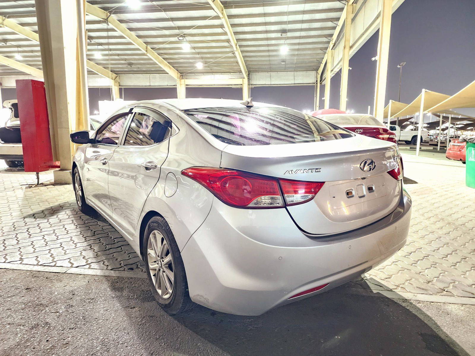 2011 HYUNDAI AVANTE — 191596 KM — Lot BU128145 — Souq - Marhaba Auctions Used Cars - Image 5