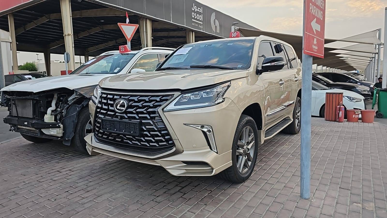 2014 LEXUS LX 570 — 162543 KM — Lot 4150468 — Souq - Marhaba Auctions Used Cars - Image 6
